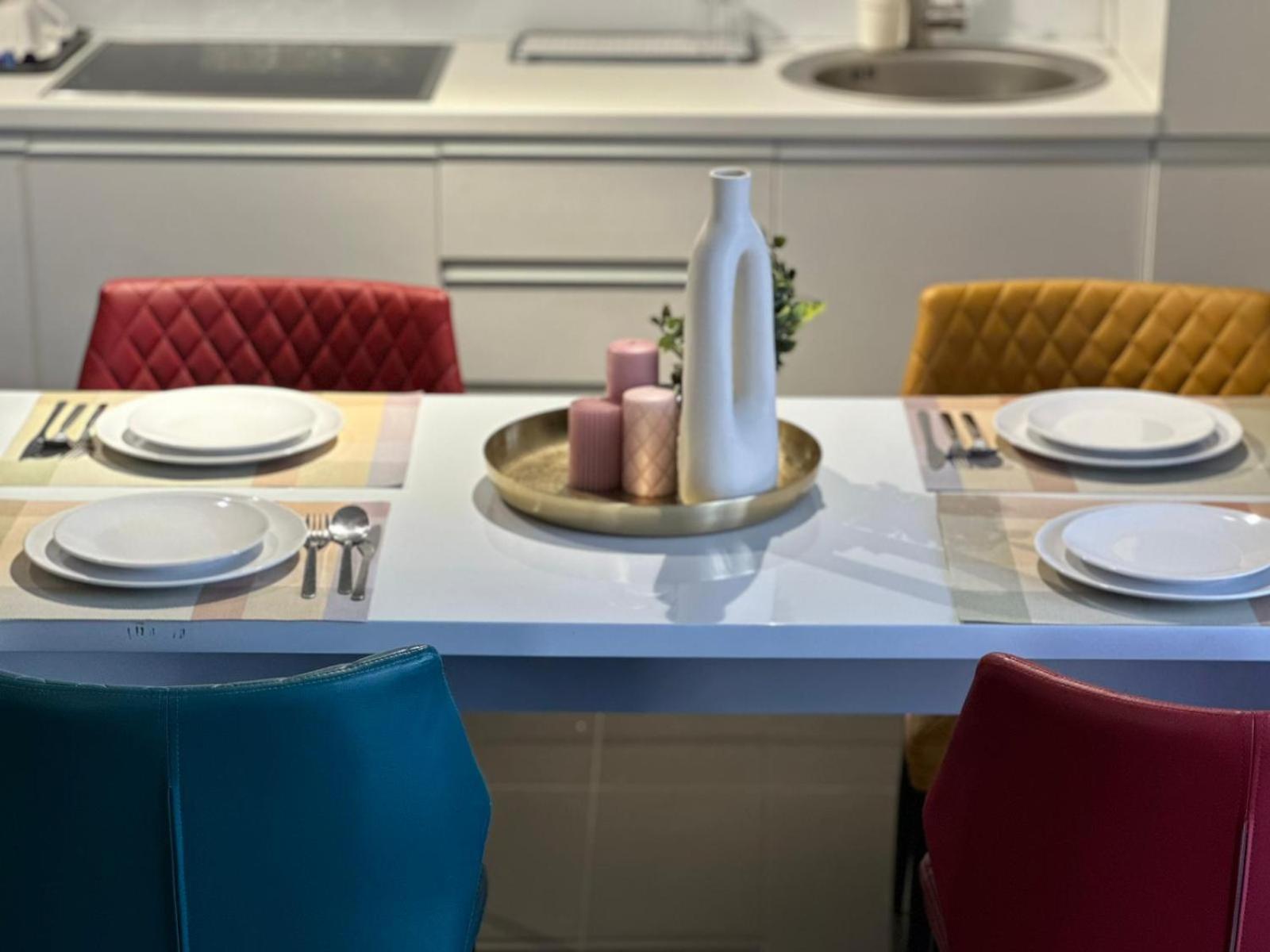 Luxury Glam Apartments & Studios Near Coresi Mall Брашов Екстериор снимка