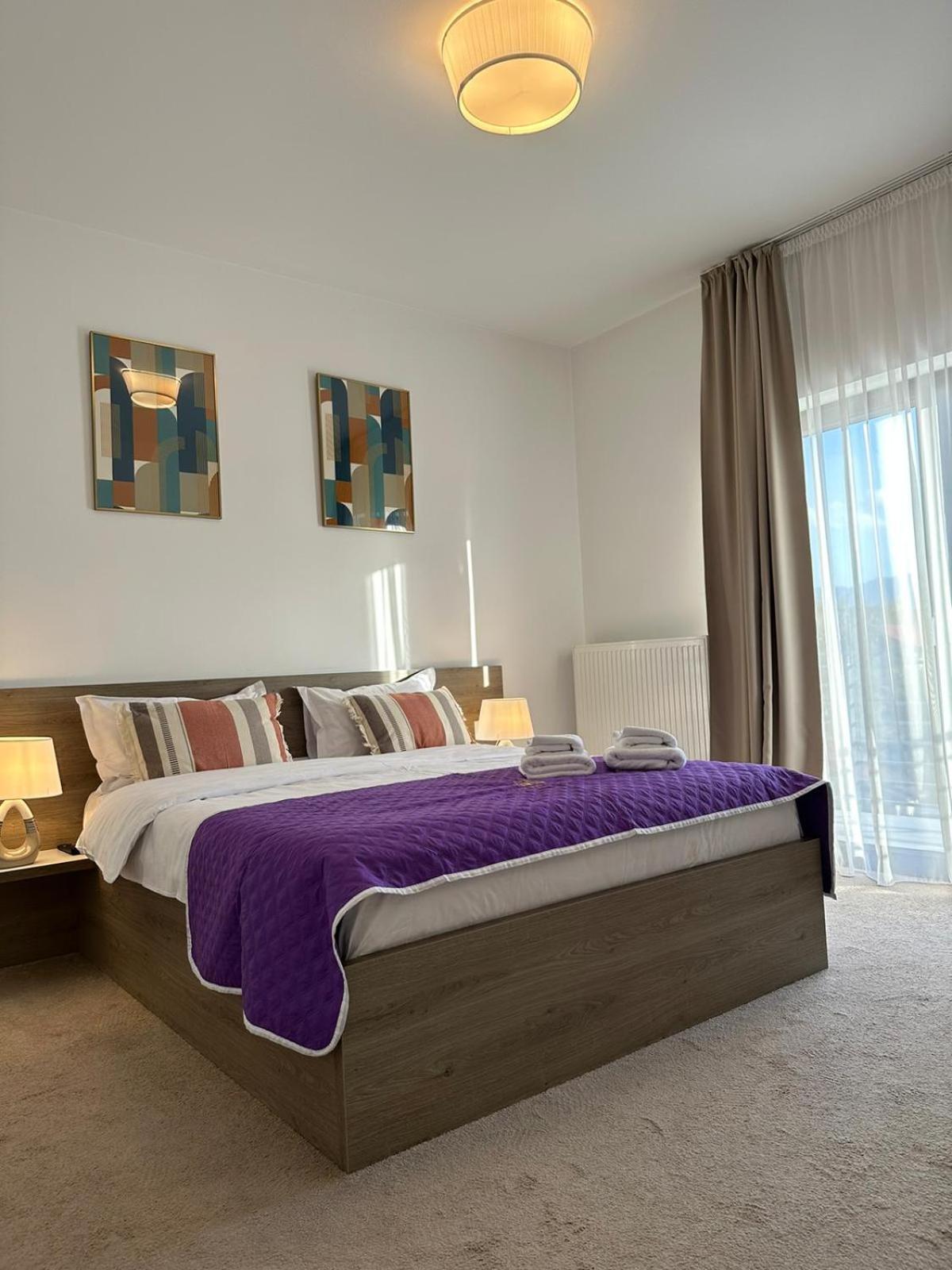 Luxury Glam Apartments & Studios Near Coresi Mall Брашов Екстериор снимка