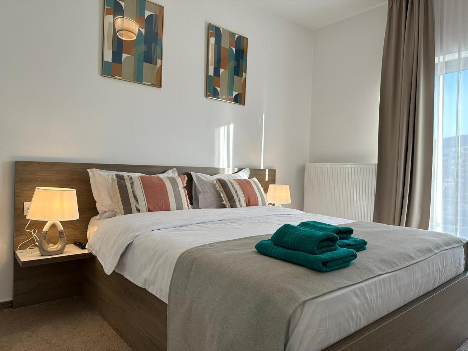 Luxury Glam Apartments & Studios Near Coresi Mall Брашов Екстериор снимка