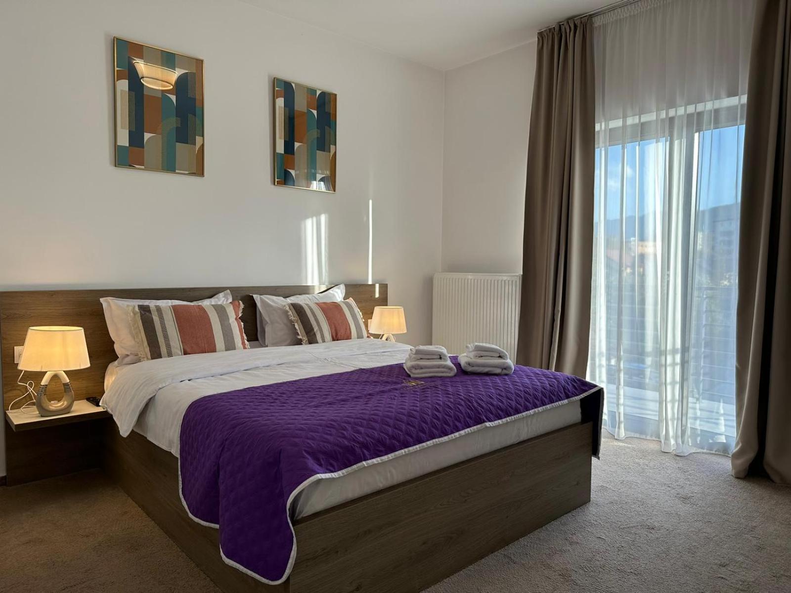 Luxury Glam Apartments & Studios Near Coresi Mall Брашов Екстериор снимка