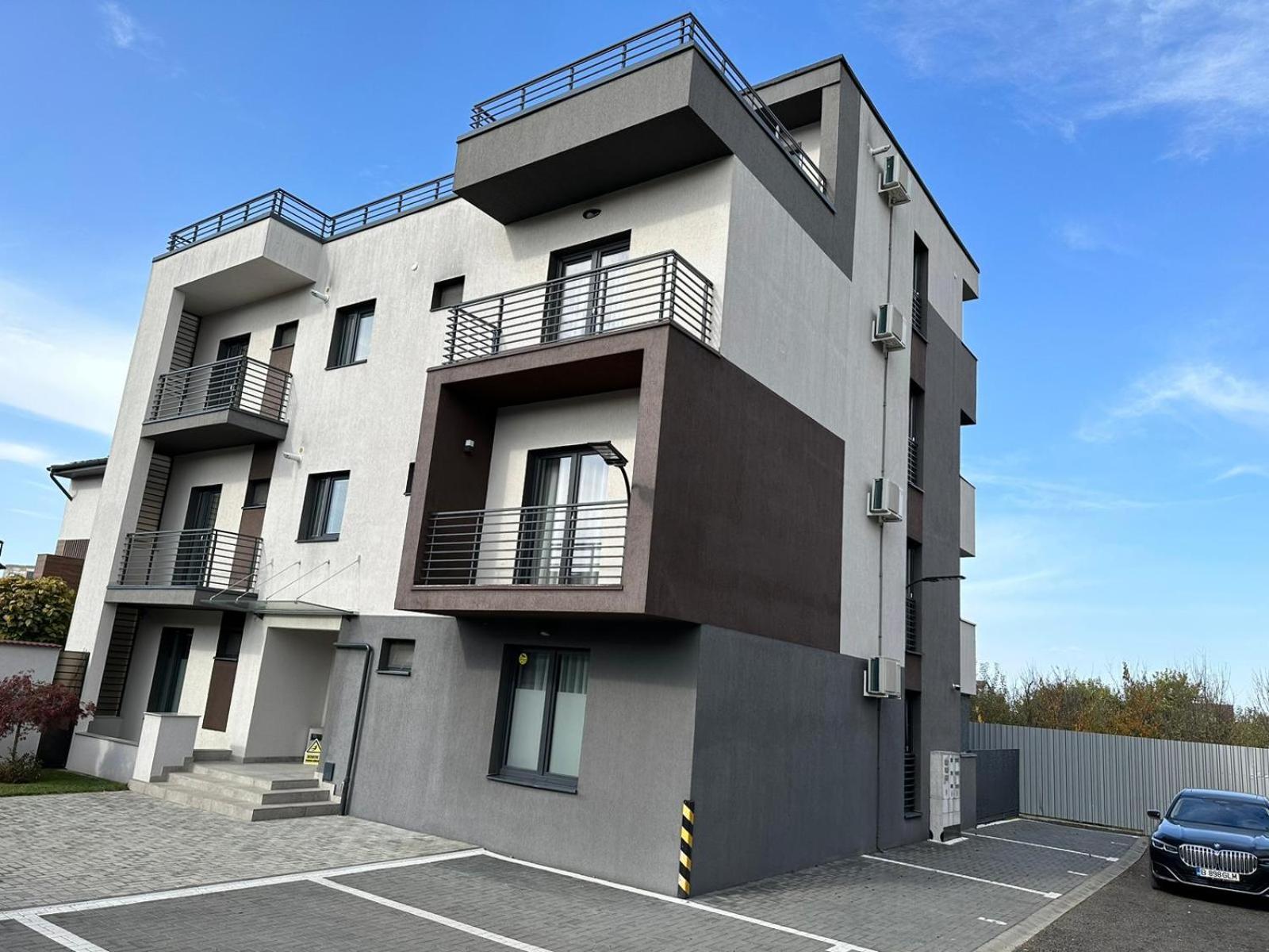 Luxury Glam Apartments & Studios Near Coresi Mall Брашов Екстериор снимка