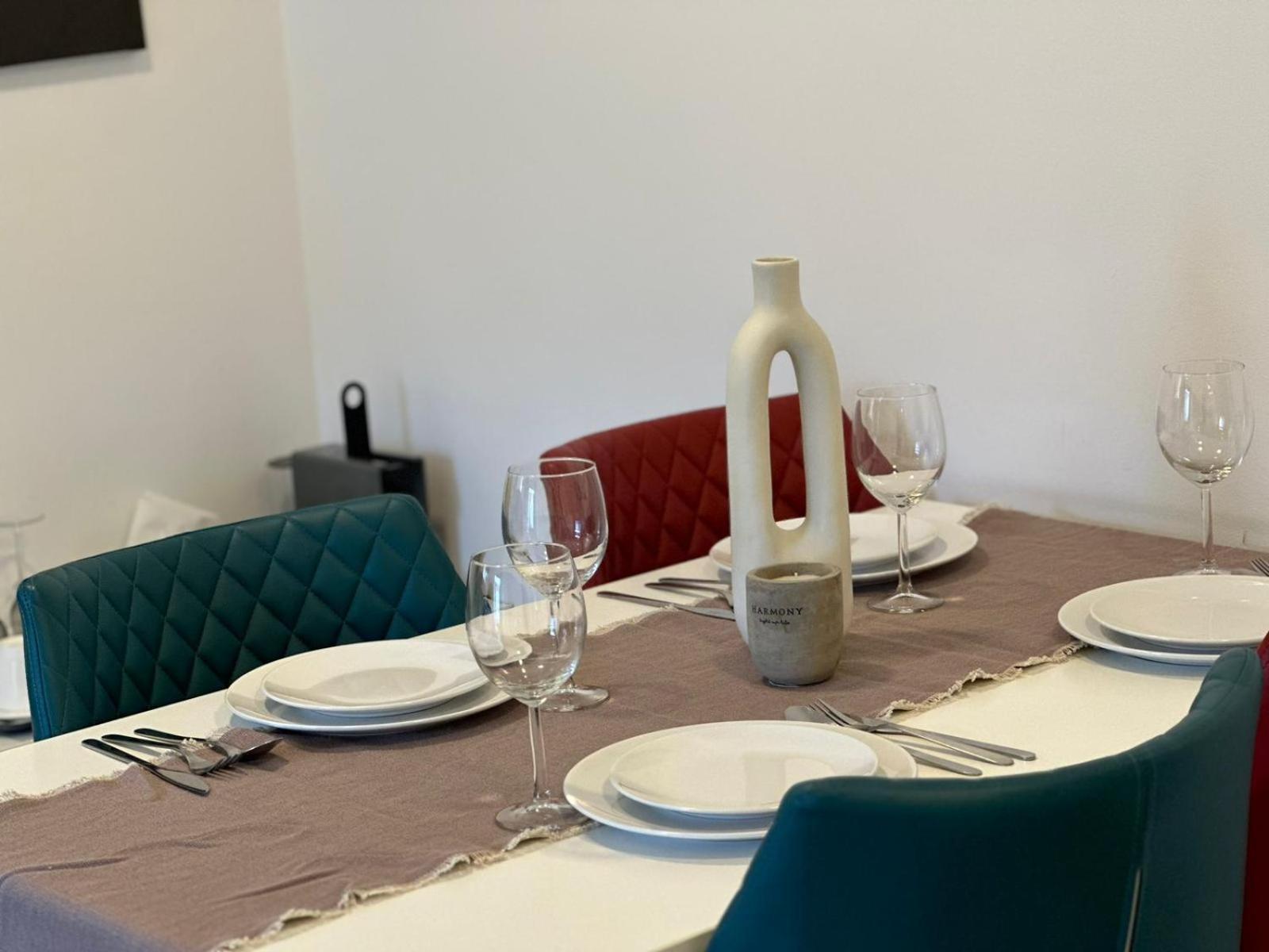 Luxury Glam Apartments & Studios Near Coresi Mall Брашов Екстериор снимка